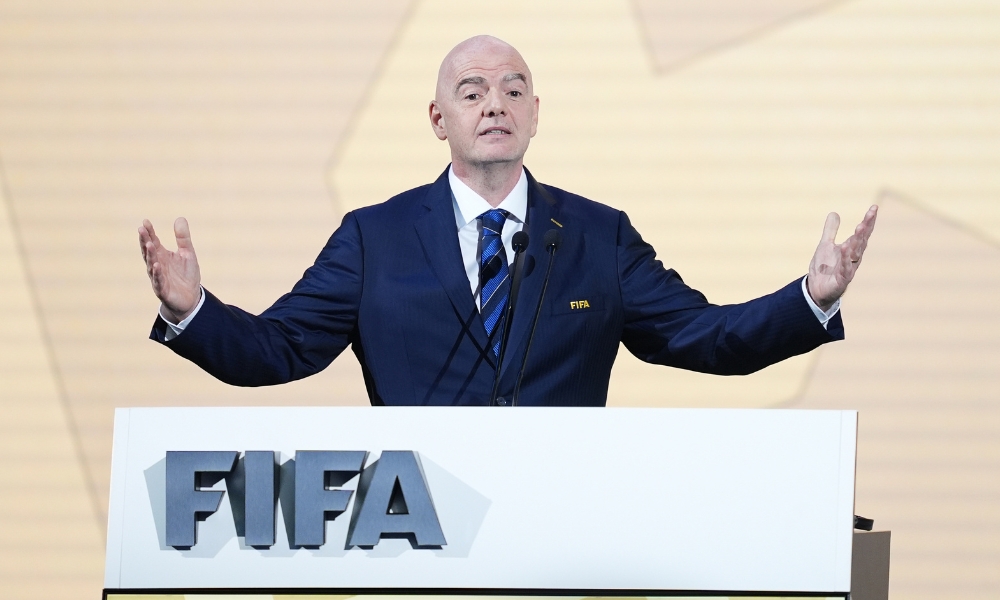 足球作为一 足球作为一